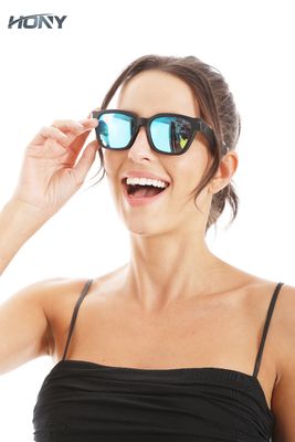Gli occhiali da sole senza fili impermeabili antipolvere della cuffia avricolare di IPx4 Bluetooth viaggiano azionamento