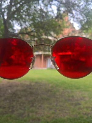 Auto fiducia di HONY intorno alla terapia di visione di vetro rossi e verdi